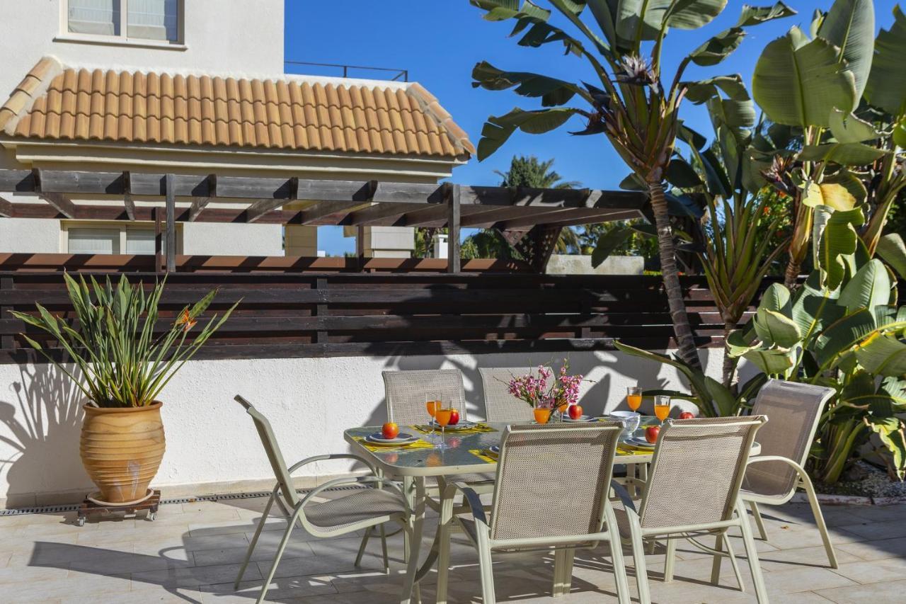 Villa Malama Paralimni Exteriör bild