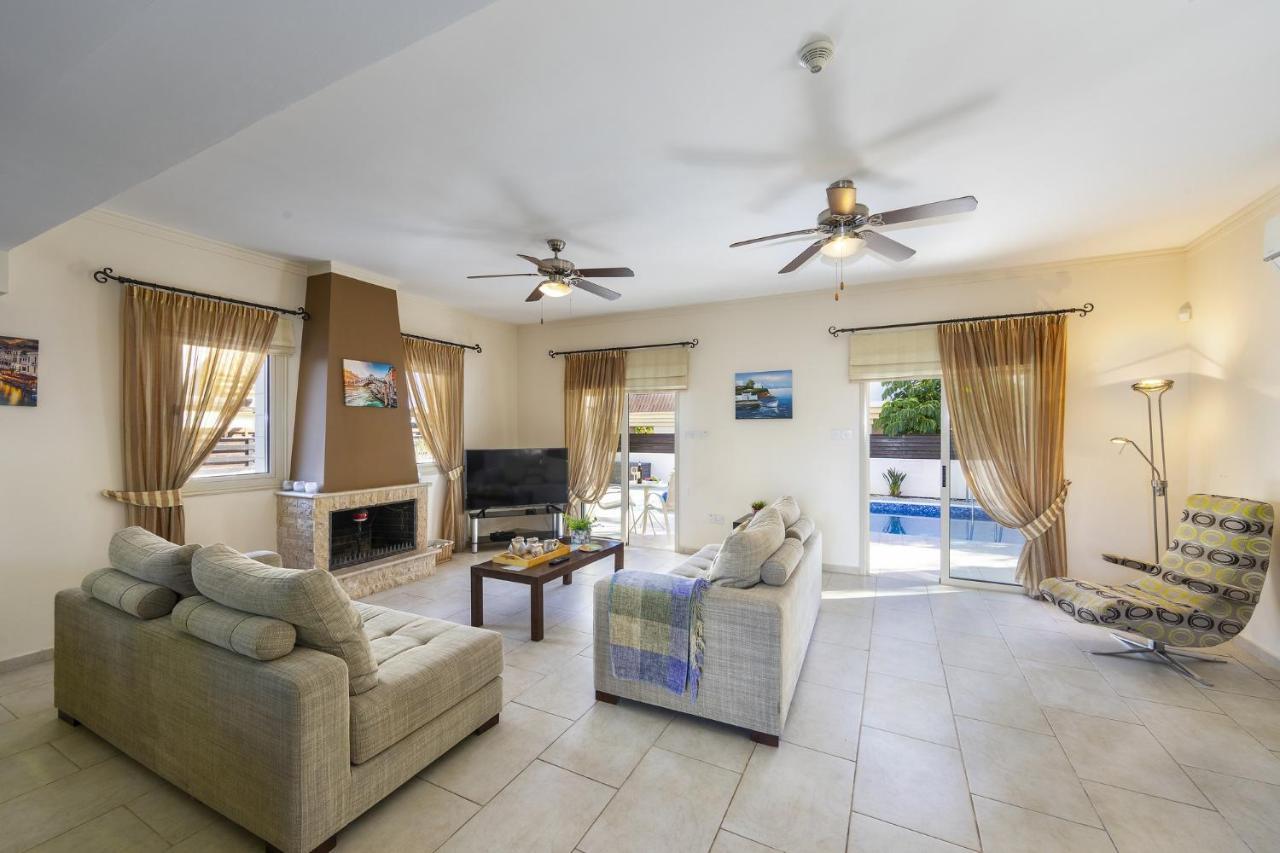 Villa Malama Paralimni Exteriör bild