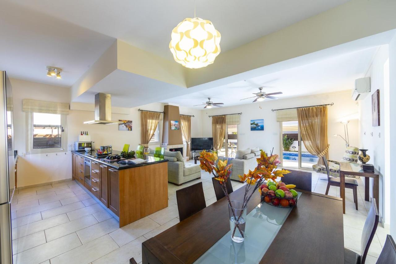 Villa Malama Paralimni Exteriör bild